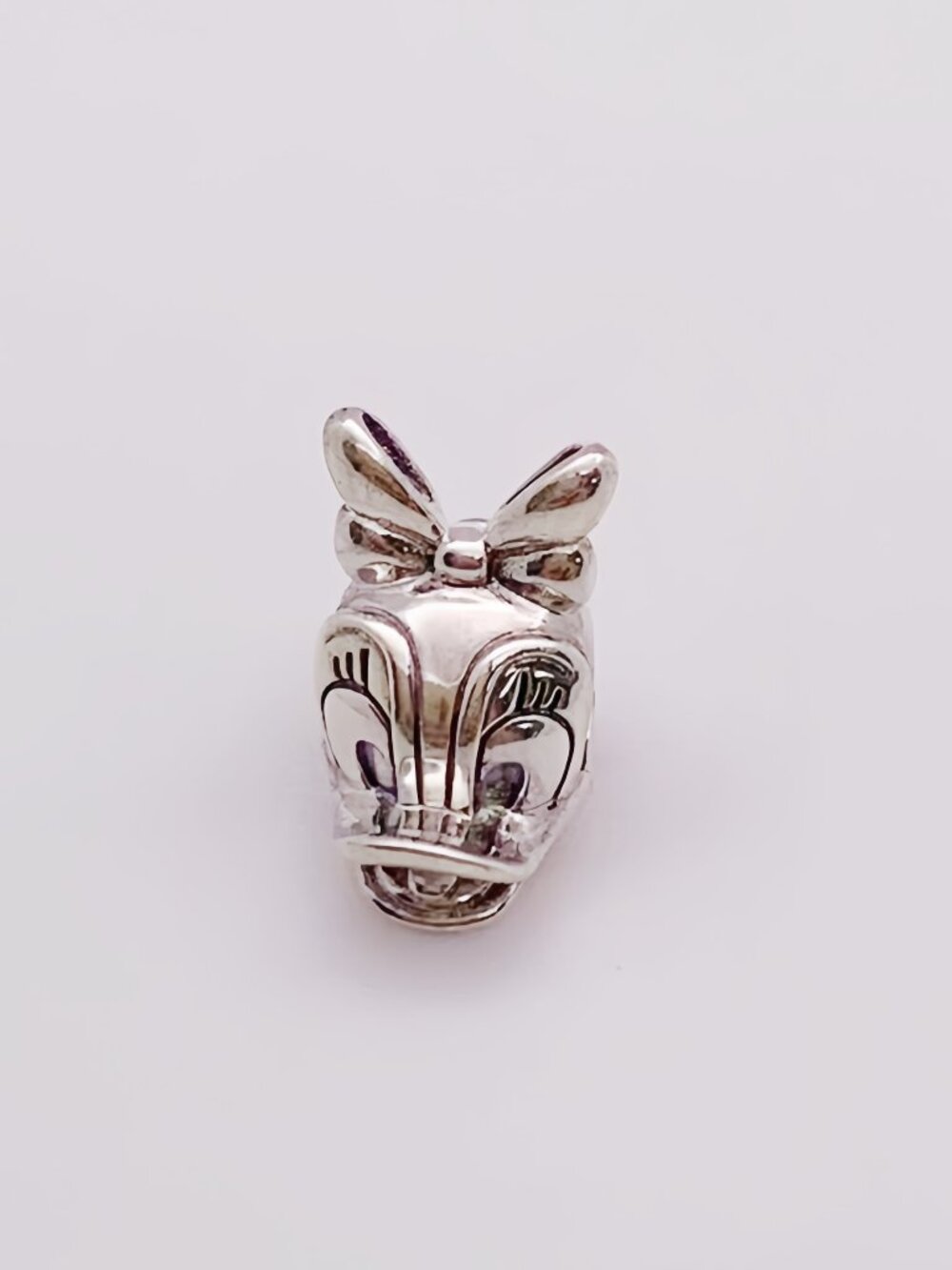Pandora Disney, Daisy Duck Portrait Charm